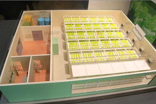 図2●エスペックが「INTER-FOOD JAPAN 2011」に出展した植物工場の模型 （写真：テクノアソシエーツ）