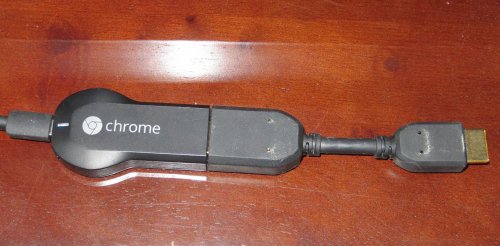 HDMIポートに差し込めるChromecast装置