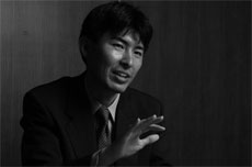 「インテリジェントパーキングアシスト」（IPA）の開発を担当した遠藤知彦氏。