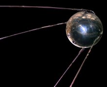 世界初の人工衛星Sputonik-1（1957年ソ連）