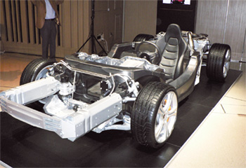 図1　英McLaren Automotive社「MP4-12C」