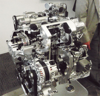 図　日産自動車の新型エンジン「HR12DDR」