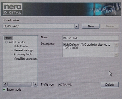 HDTV映像をH.264方式で符号化。