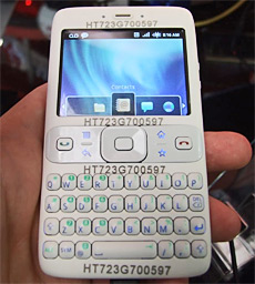 米TI社がMobile World Congress 2008で公開したAndroid搭載の試作端末